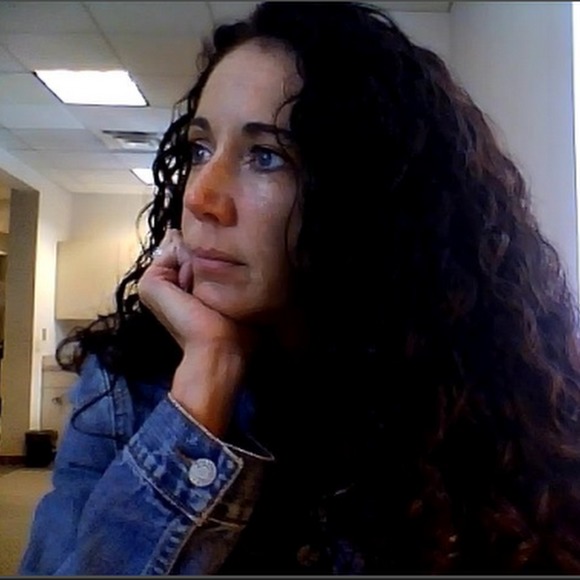 Meet your Posher, April - Picture 1 of 1